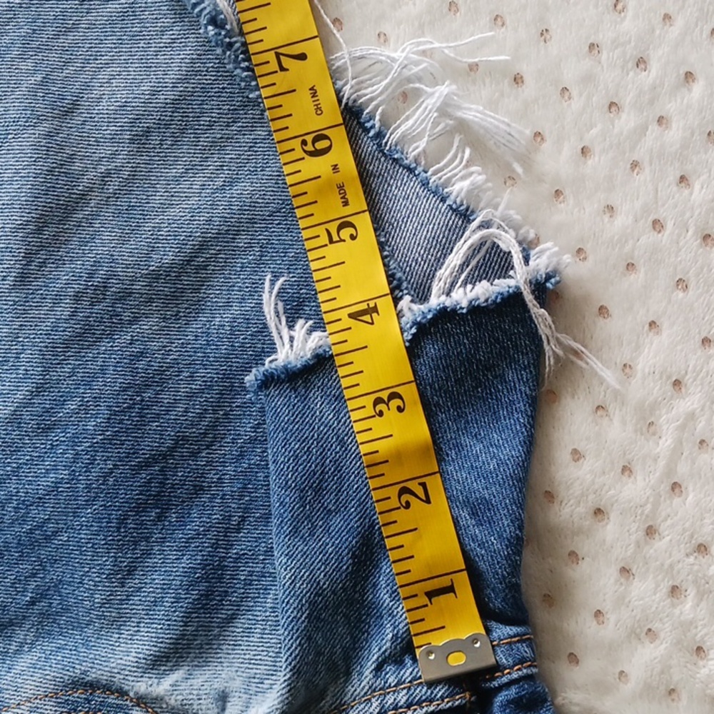 Original 501 Levi's cut off frayed raw hem high-waisted beautiful Jean Shorts - Picture 8 of 14